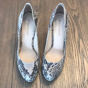 Snakeskin Enzo Angiolini pumps